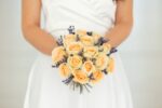 Buchet de mireasa cu trandafiri peach și lavanda B154