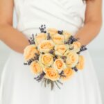 Buchet de mireasa cu trandafiri peach și lavanda B154