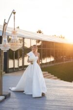 buchet mireasa gabriela otil, buchet bujori albi, nunta dani otil si gabriela prisacariu, nunta dani otil, nunta gabriela prisacariu, nunta gabriela otil