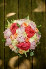 Buchet de nasa cu bujori, trandafiri si astilbe N047 - imagine 2