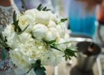 Buchet de mireasa cu bujori albi B045 - imagine 2